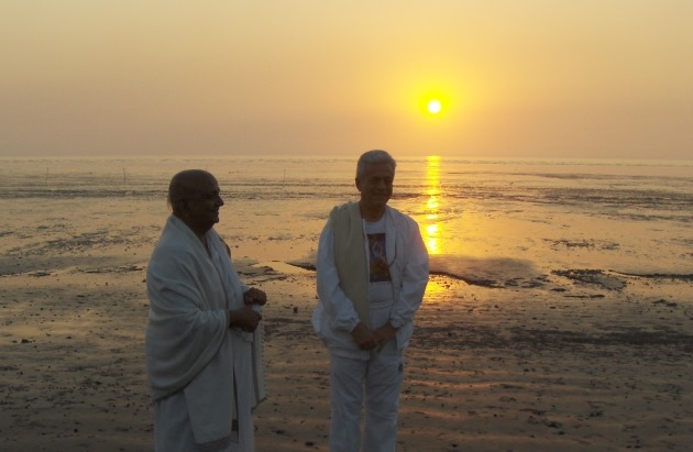Encontro com Shrí Svámin  Munishri Kirtichandrají, Founder of  Shantiniketan Áshrama - Valsad, Índia - 2008